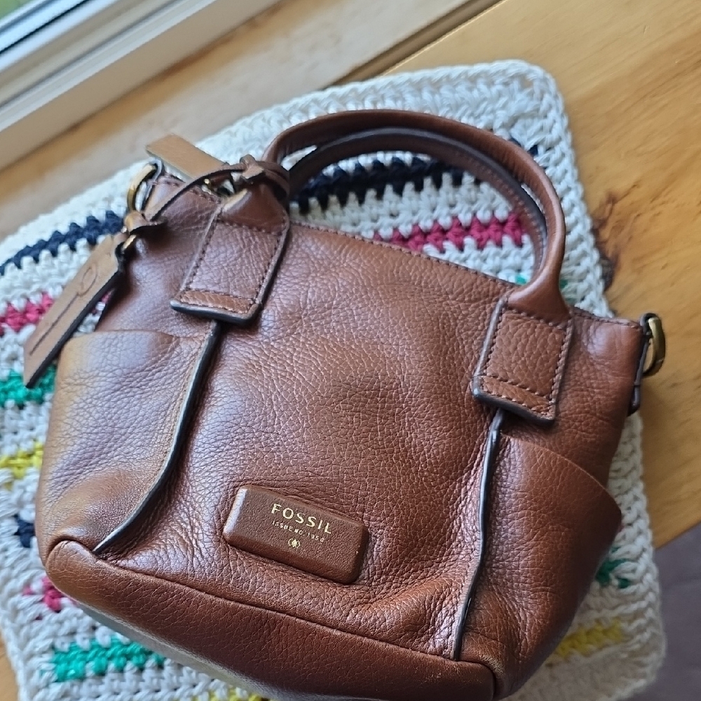 🌻Fossil Emerson mini Leather satchel in brown🌻